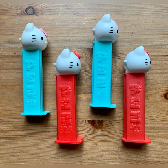 🎀4 Hello Kitty Vintage Pez Dispensers🎀 - Picture 4 of 5